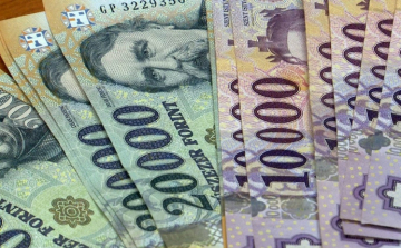 Czomba Sándor: a minimálbérnek 2027 január 1-re el kell érnie a rendszeres bruttó átlagkereset 50 százalékát
