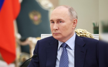 Vlagyimir Putyin: Oroszország meggyőző választ fog adni Európa militarizálódására